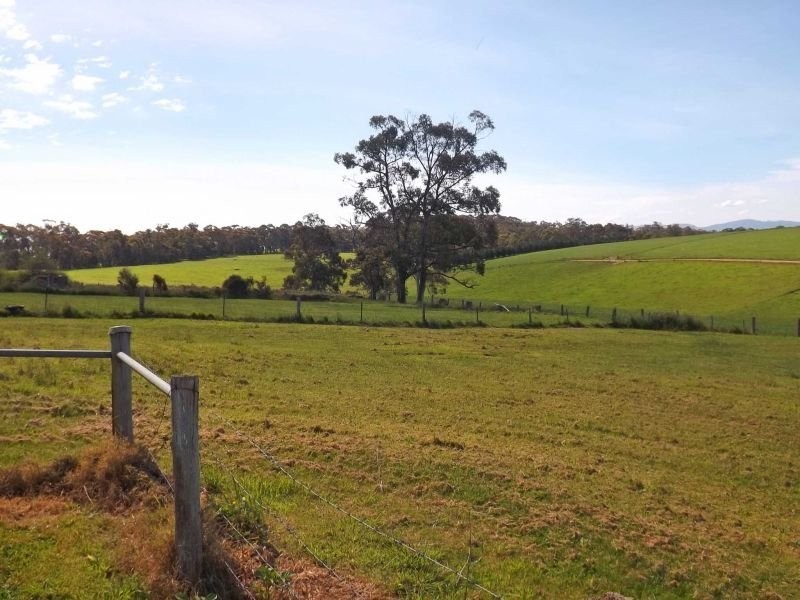 2164 Willow Grove Road, Hill End VIC 3825