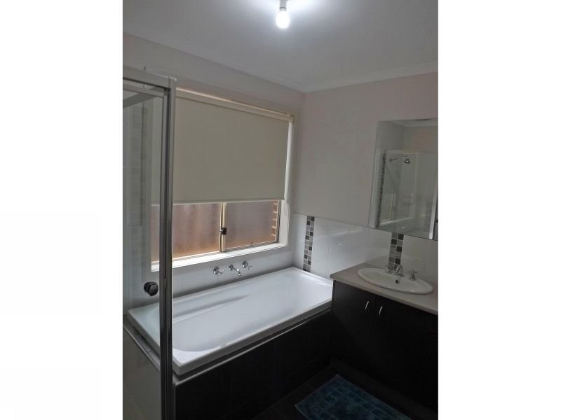 70 Vincent Boulevard, Trafalgar VIC 3824