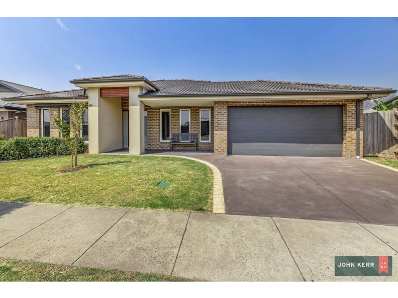 14 Villeneuve Drive, Trafalgar VIC 3824