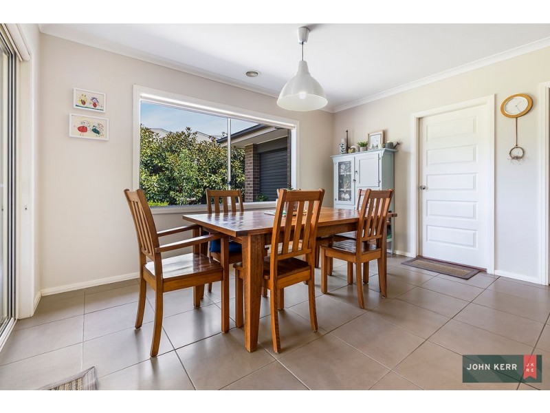 14 Villeneuve Drive, Trafalgar VIC 3824