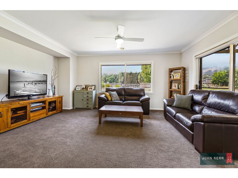 14 Villeneuve Drive, Trafalgar VIC 3824