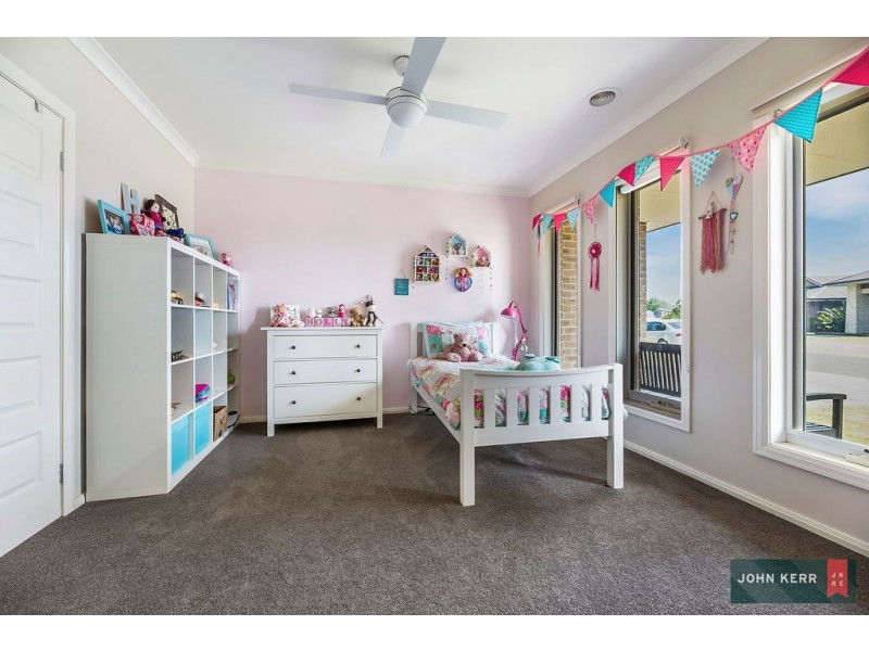 14 Villeneuve Drive, Trafalgar VIC 3824