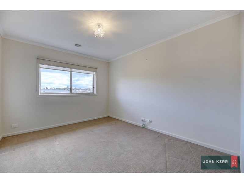 10 Empire Ave, Drouin VIC 3818
