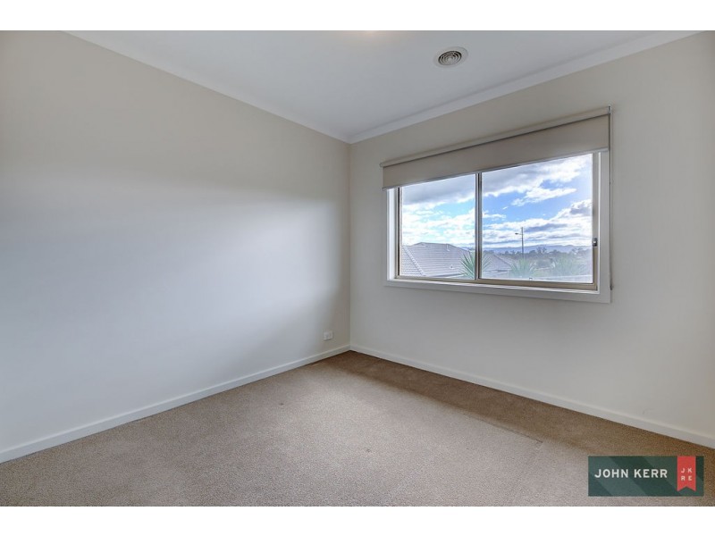 10 Empire Ave, Drouin VIC 3818