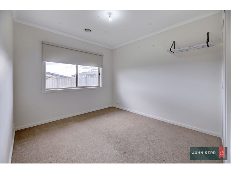 10 Empire Ave, Drouin VIC 3818