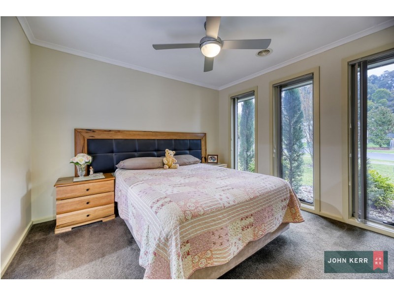 8 Fernlea Close, Trafalgar VIC 3824