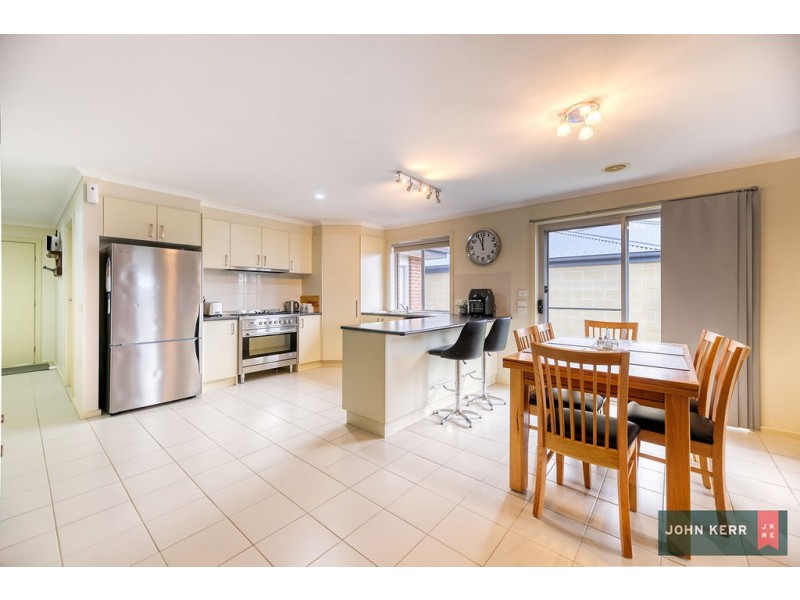 8 Fernlea Close, Trafalgar VIC 3824