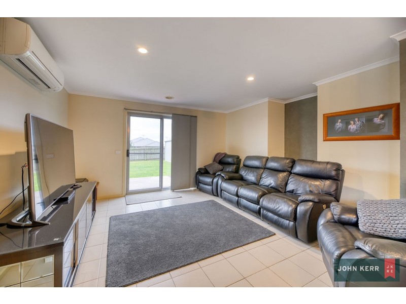 8 Fernlea Close, Trafalgar VIC 3824