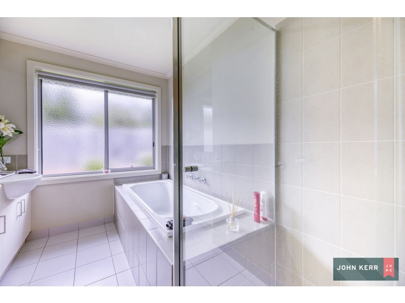 8 Fernlea Close, Trafalgar VIC 3824