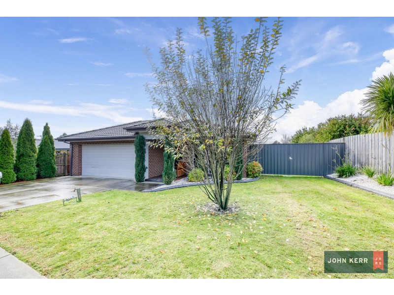 8 Fernlea Close, Trafalgar VIC 3824