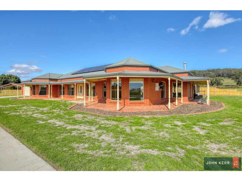 6 OAK FIELD PLACE, Trafalgar VIC 3824