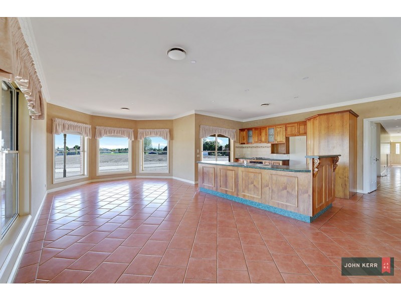 6 OAK FIELD PLACE, Trafalgar VIC 3824