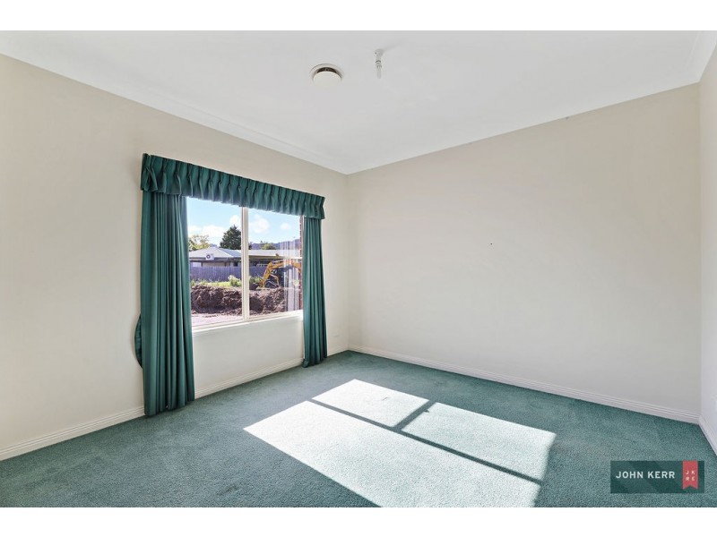6 OAK FIELD PLACE, Trafalgar VIC 3824