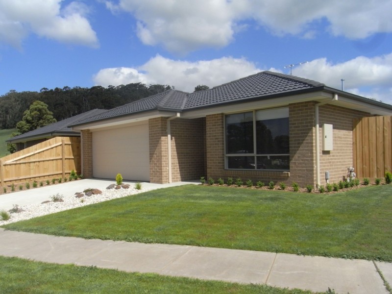 28 REDGUM AVENUE, Trafalgar VIC 3824