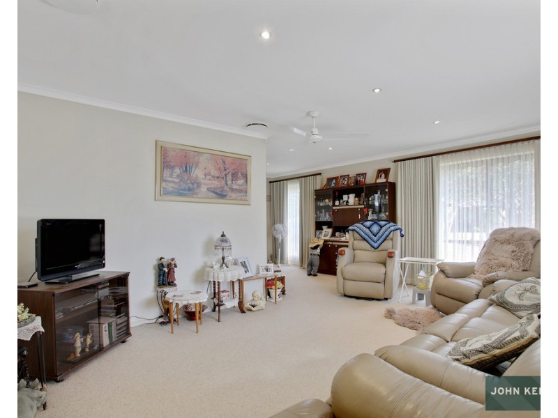 22 Edward Crescent, Trafalgar VIC 3824