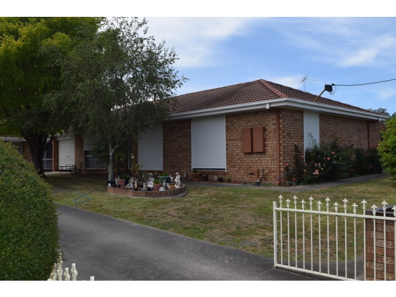 1/4 Centenary Drive, Trafalgar VIC 3824