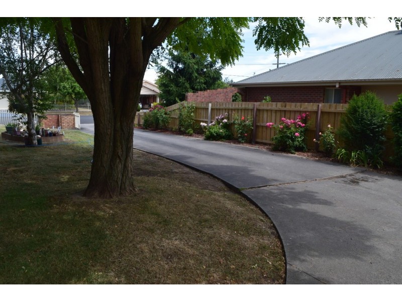 1/4 Centenary Drive, Trafalgar VIC 3824