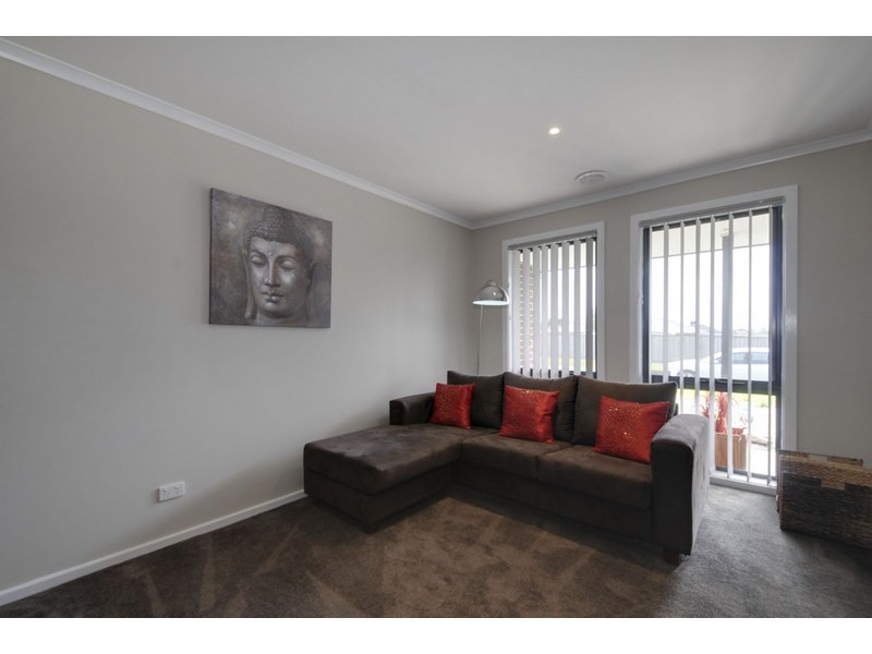 2 Acacia Close, Trafalgar VIC 3824