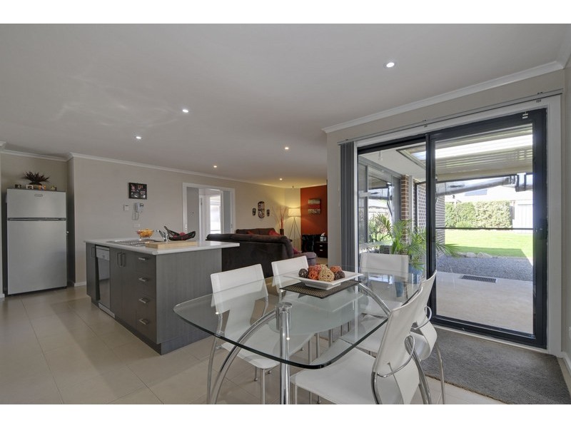 2 Acacia Close, Trafalgar VIC 3824