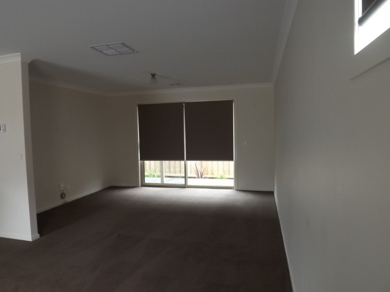 2/2 Corymbia Court, Trafalgar VIC 3824