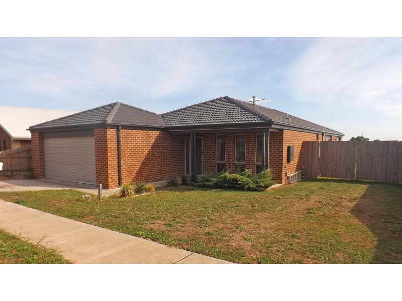 62 Vincent Boulevard, Trafalgar VIC 3824