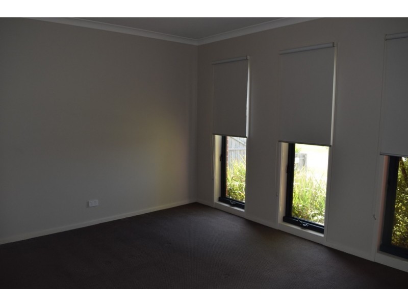 71 Vincent Boulevard, Trafalgar VIC 3824