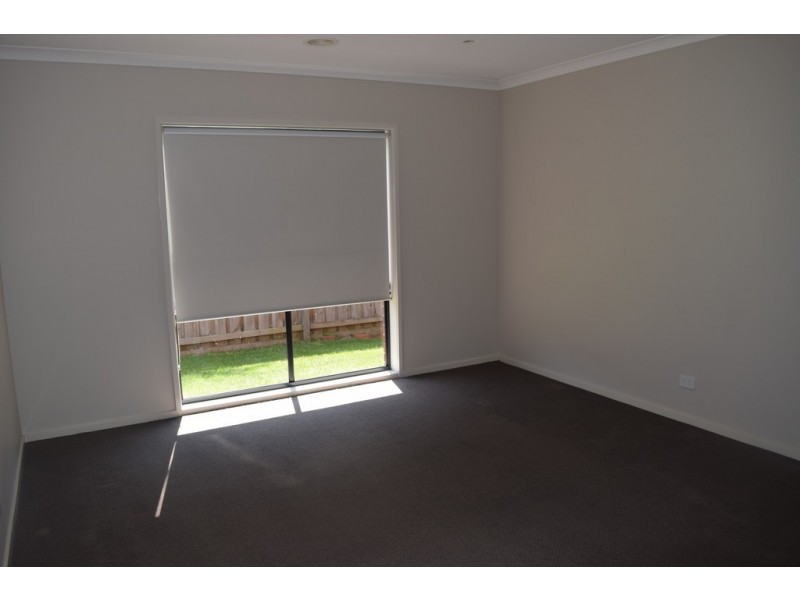 71 Vincent Boulevard, Trafalgar VIC 3824