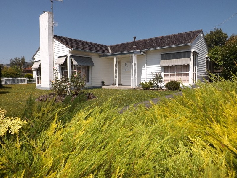 71 Kitchener Street, Trafalgar VIC 3824