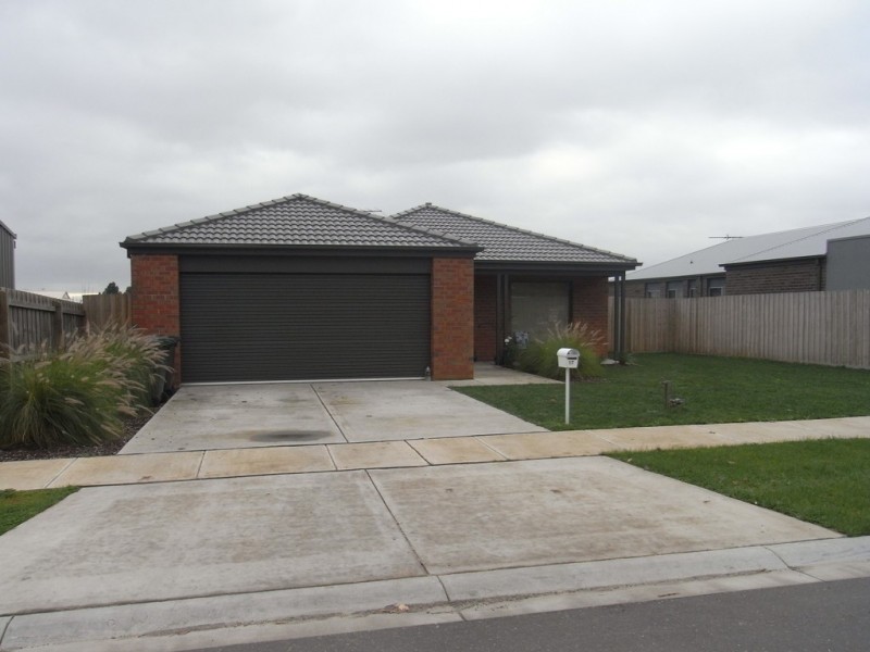 17 Redgum Avenue, Trafalgar VIC 3824