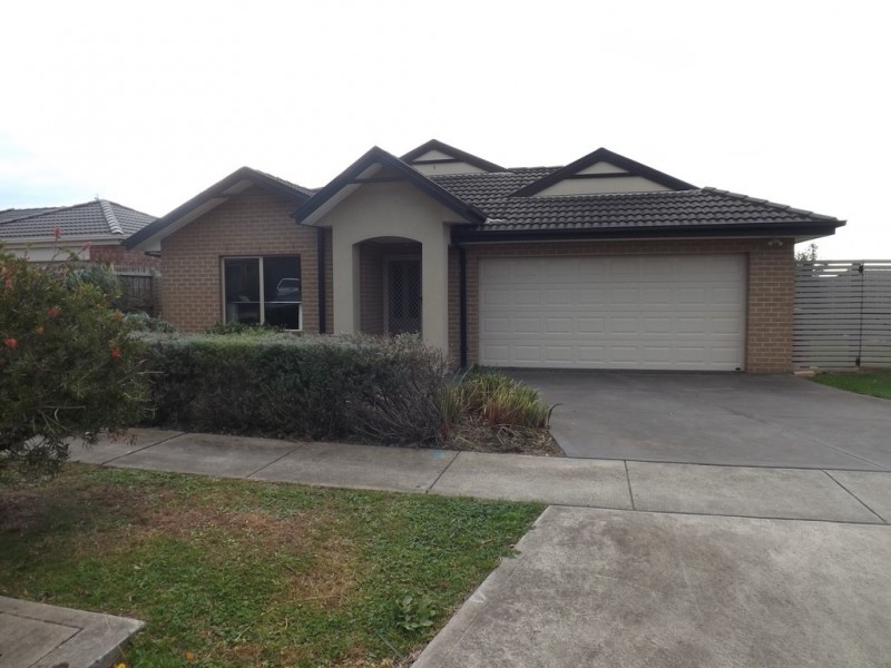 31 Vincent Boulevard, Trafalgar VIC 3824