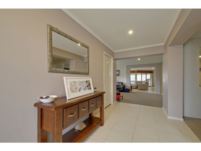 54 Davey Drive, Trafalgar VIC 3824