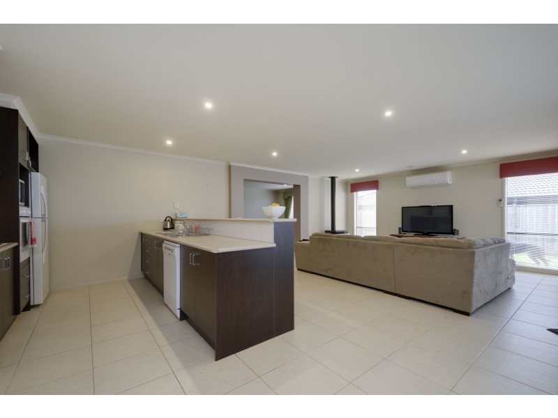 54 Davey Drive, Trafalgar VIC 3824