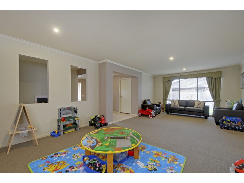 54 Davey Drive, Trafalgar VIC 3824