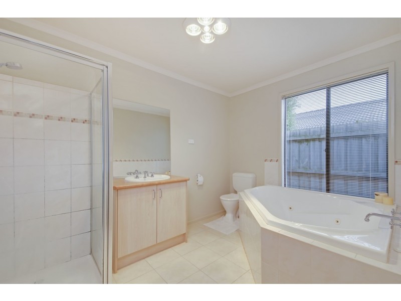 54 Davey Drive, Trafalgar VIC 3824