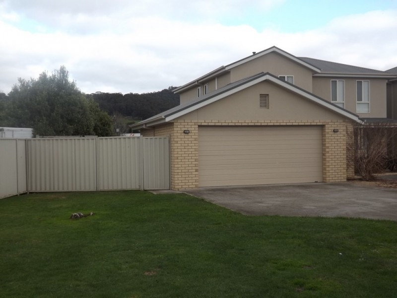 1/10-12 Ferguson Place, Trafalgar VIC 3824