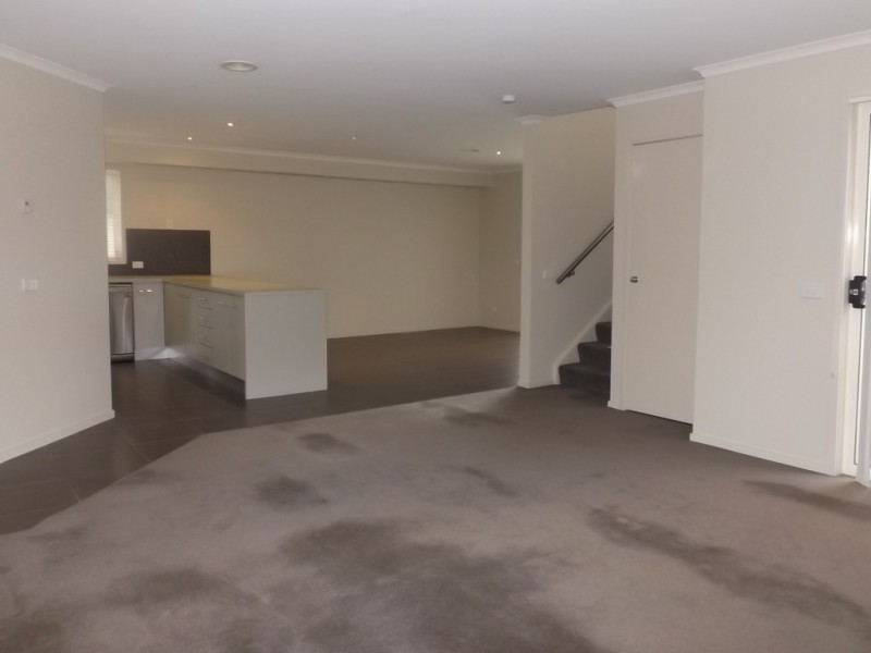 1/10-12 Ferguson Place, Trafalgar VIC 3824
