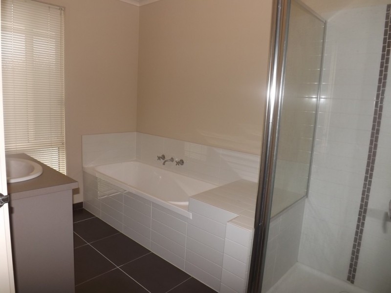1/10-12 Ferguson Place, Trafalgar VIC 3824