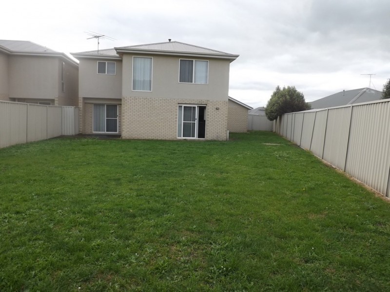 1/10-12 Ferguson Place, Trafalgar VIC 3824