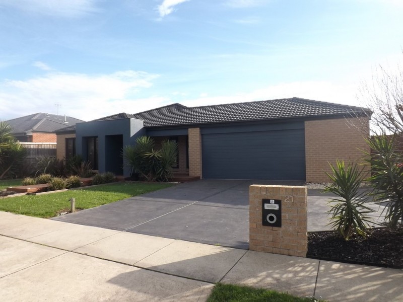 21 Villeneuve Drive, Trafalgar VIC 3824