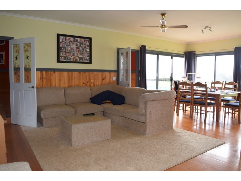 1030 Moe – Willow Grove Road, Willow Grove VIC 3825