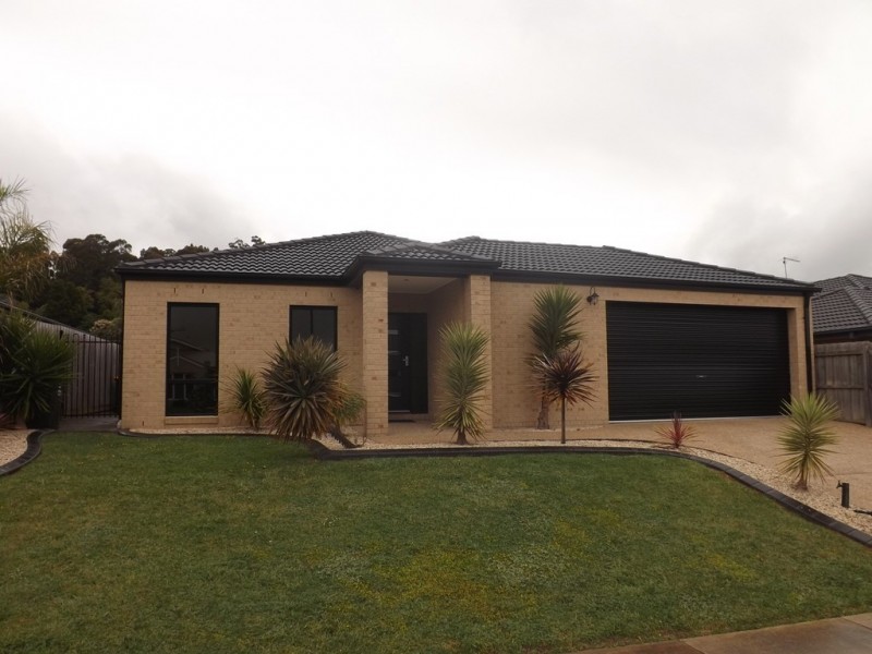 73 Vincent Boulevard, Trafalgar VIC 3824