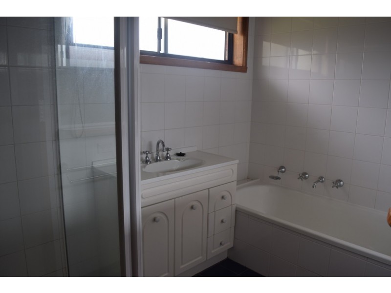 9 Edward Crescent, Trafalgar VIC 3824