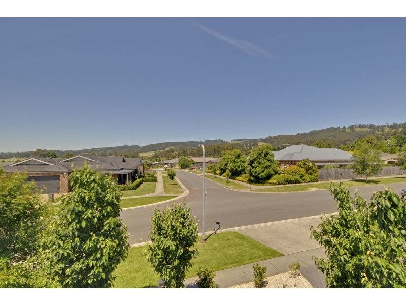 7 Davey Drive, Trafalgar VIC 3824