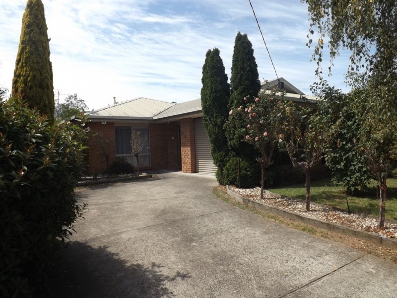 14 Cross Street, Trafalgar VIC 3824