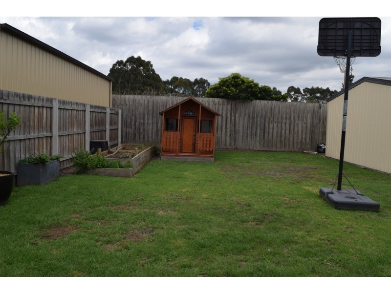 3 Sweetwater Place, Moe VIC 3825