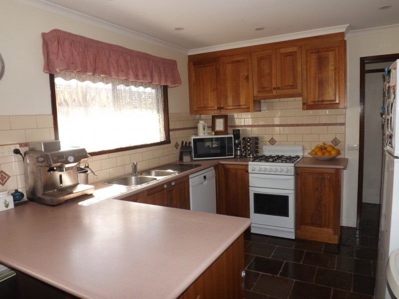 40 Hopetoun Road, Drouin VIC 3818