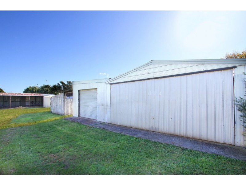 2383 Willow Grove Road, Hill End VIC 3825