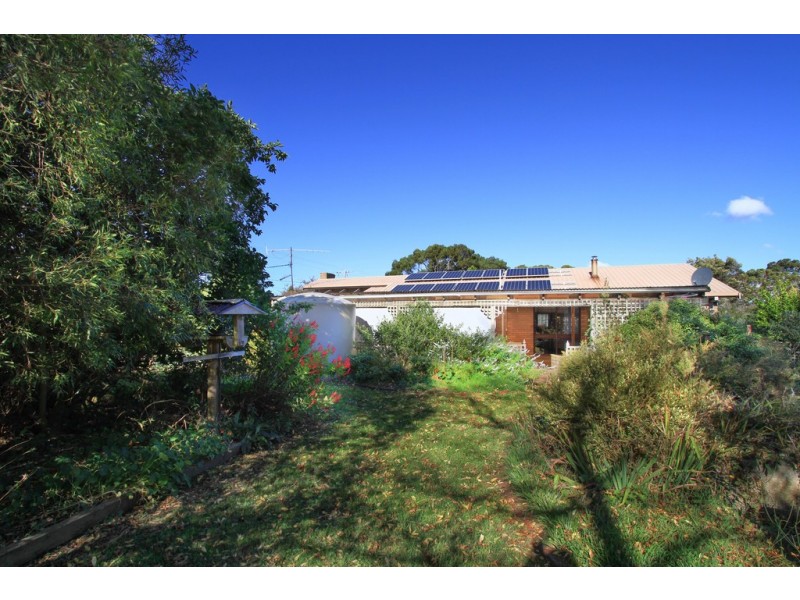 2383 Willow Grove Road, Hill End VIC 3825