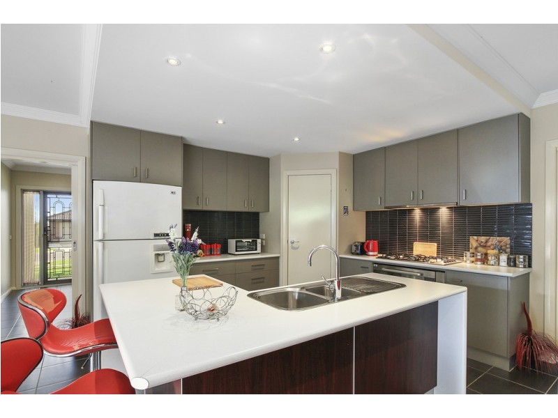 16 Fernlea Close, Trafalgar VIC 3824