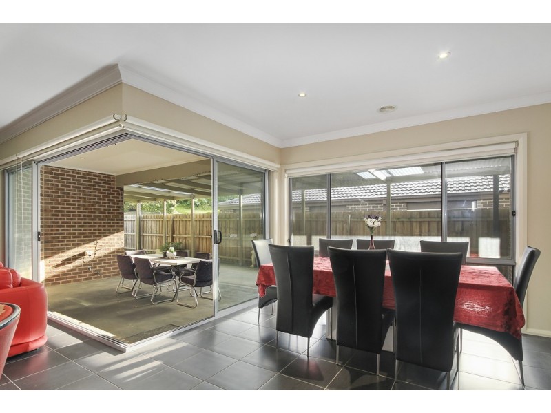 16 Fernlea Close, Trafalgar VIC 3824